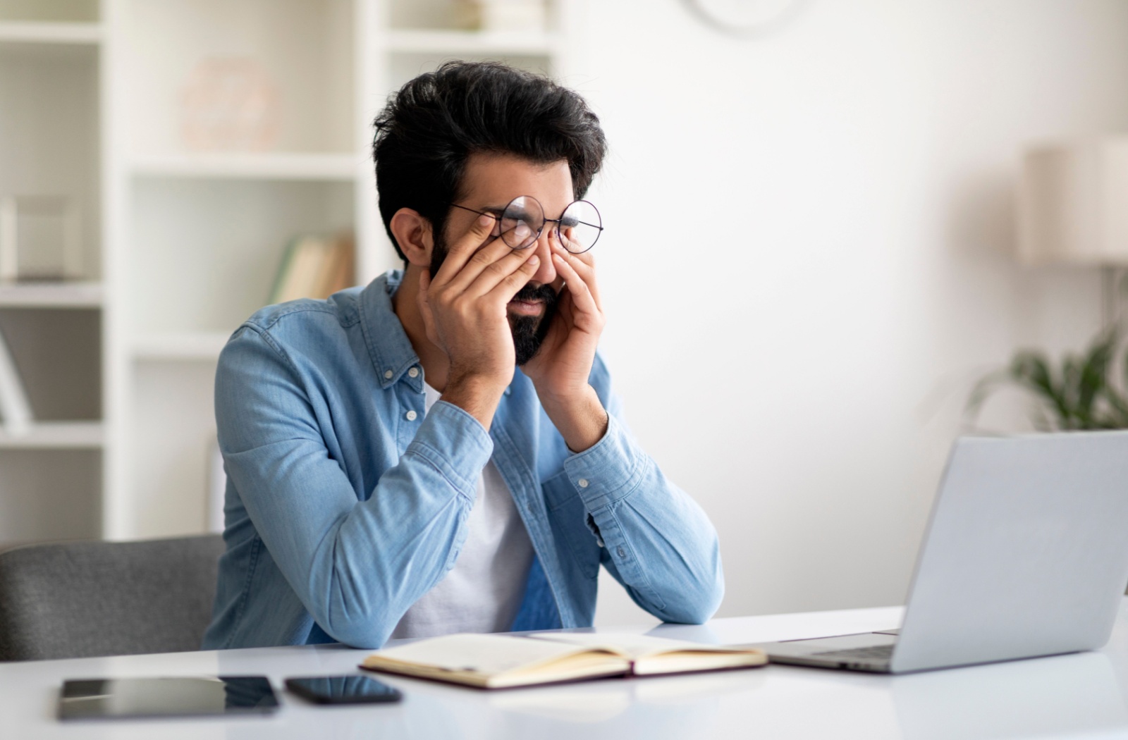 Picture of Will Reading Glasses Help with Eye Strain? | Total Vision